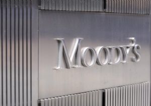 Moody`sden İspanya`ya Not